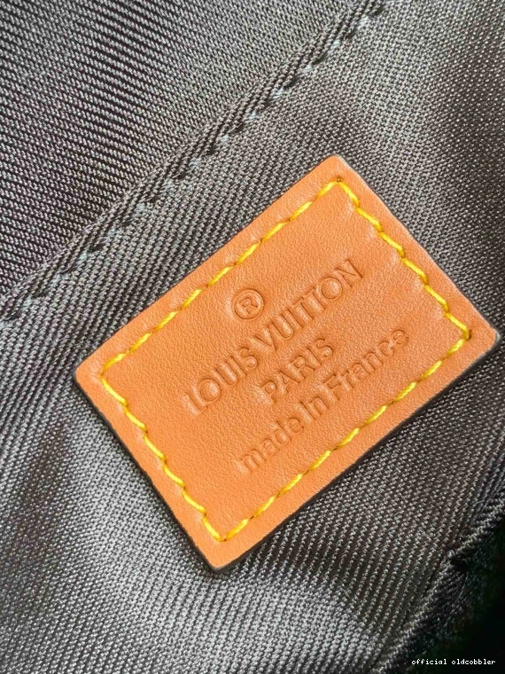 Official oldcobbler VUITTON LOUIS BAG MESSENGER 0710